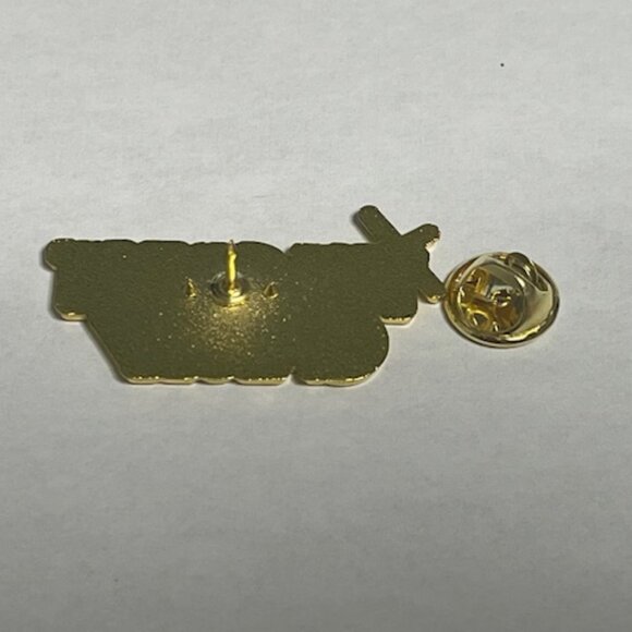 The Great Gatsby A New Musical Enamel Gold Tone Lapel Hat Vest Pin 1.5"x.75" - Picture 4 of 11